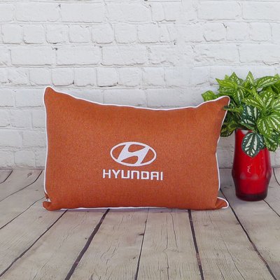 Подушка в машину с логотипом Hyundai 30х45 см, гипоаллергенный холлофайбер, 30х45см, флок, для путешествий