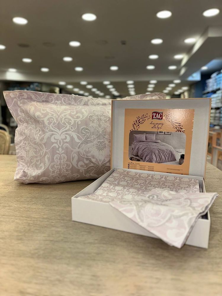 Постельное белье Сатин TAC Castillo Lilac, Полуторный, Хлопок 100%, 180х260 см., 1, 1, 160х220 см., 50х70 (+4см окантовка), сатин, 220 TC, Фирменная картонная коробка